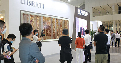展会直击丨金钢铂林展馆震撼亮相，C位出圈2022深圳地材展