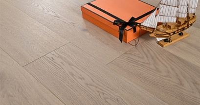 厚质稳赢 大宅格调｜金钢铂林Ecco Flooring同材三层实木，重新定义地板硬实力